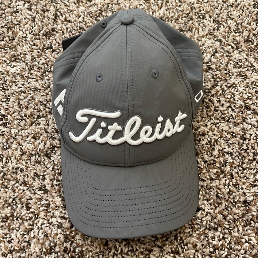 Titleist hat Grey
